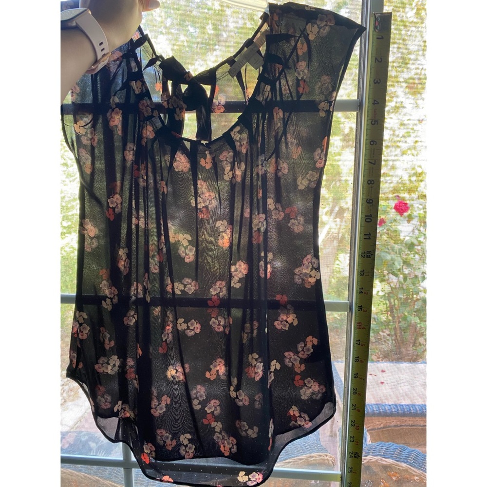 Lauren conrad sleeveless shirt